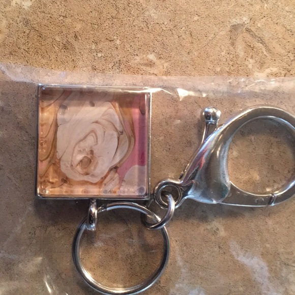 💥 CUSTOM KEYCHAINS! 💥 - Picture 6 of 8